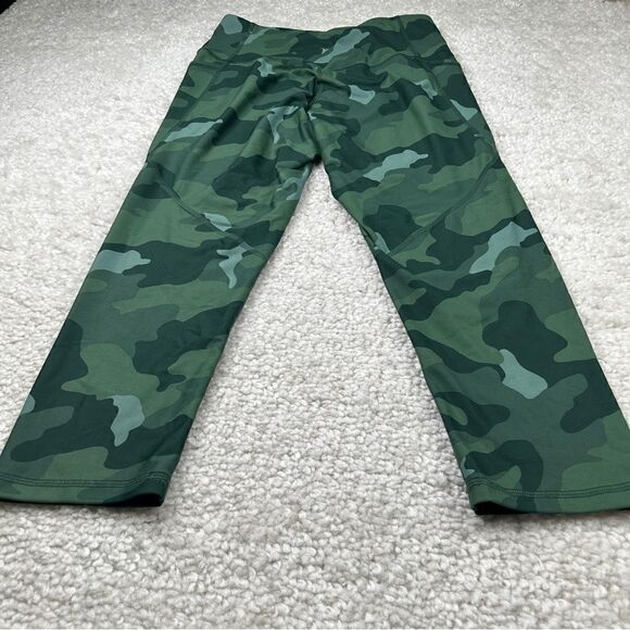 Old Navy High Rise Elevate Crop Legging Green Camo - Picture 3 of 7